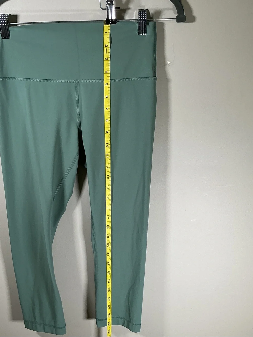 Lululemon Sage Green High Rise Cropped Leggings Size 6 Athletic Yoga Pants